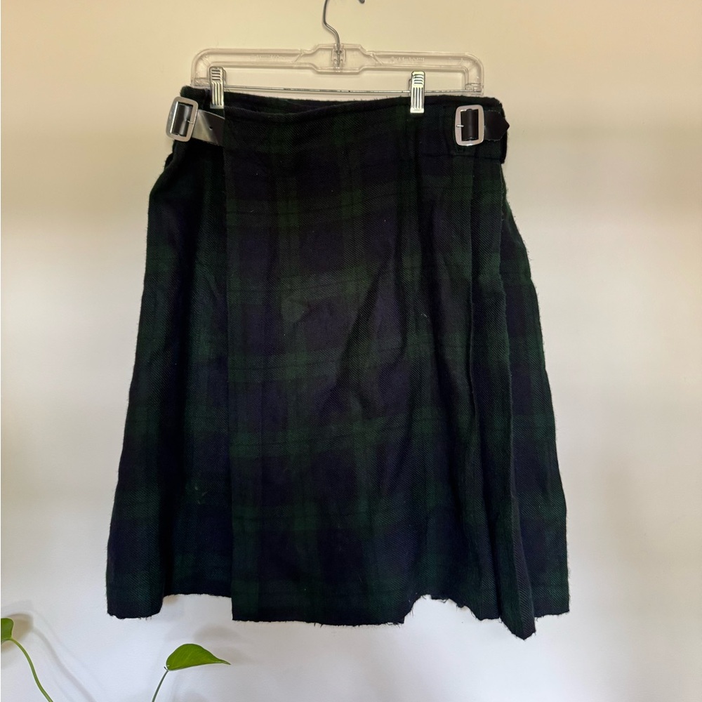 Tartan Navy and Green Scottish kilt